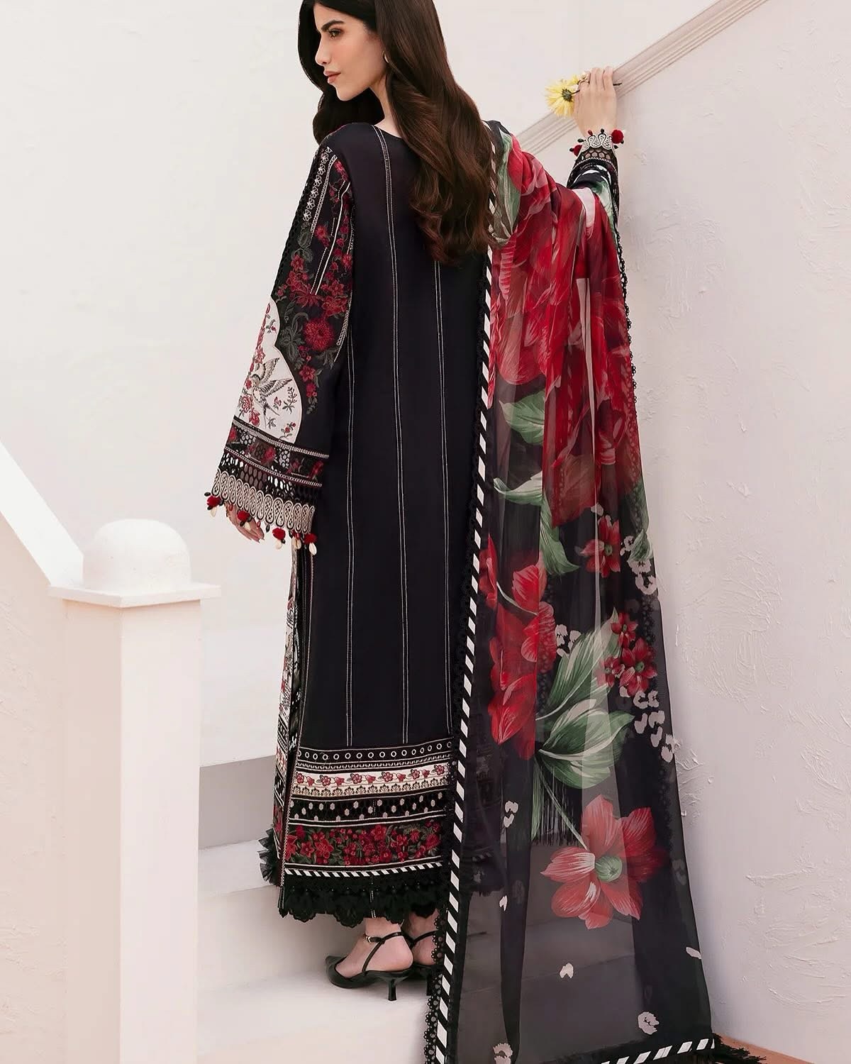 EMBROIDERED LAWN EL-D01 STITCHED - Image 5